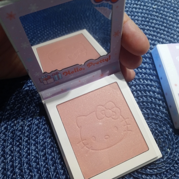 Hello Kitty & Friends Pressed Cheek Powders x Colourpop NIB 2 POWDERS - Picture 4 of 6